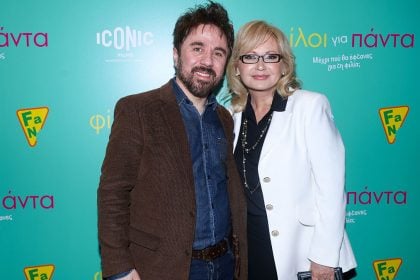 Αγγελική Νικολούλη: Η ενόχληση με ερώτηση δημοσιογράφου στην πρεμιέρα της ταινίας του γιου της