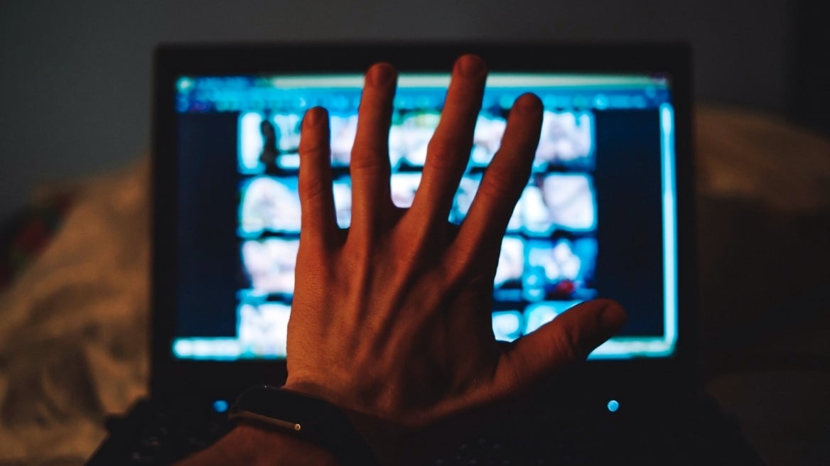 Πάτρα: Σοκάρουν τα ευρήματα στο σπίτι του γνωστού γιατρού - Πλήθος φωτογραφιών και βίντεο σεξουαλικής κακοποίησης ανηλίκων ακόμα και τα εγγόνια του!