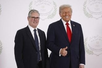 Τραμπ σε Στάρμερ: Δεν χρειαζόμαστε πια τη βοήθεια αεροπλανοφόρων στο Ιράν