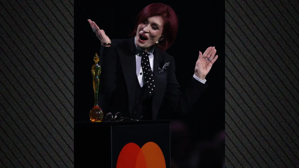 Ο Όζι Όσμπορν τιμήθηκε στα Brit Awards 2026, η χήρα του, Σάρον παρέλαβε το βραβείο