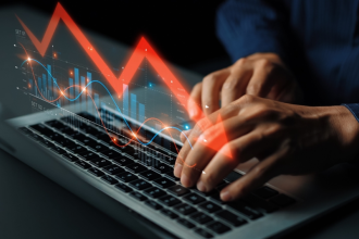 Βουτιά στα χρηματιστήρια της Ασίας – Μαζικές ρευστοποιήσεις μετά τη μεγαλύτερη άνοδο των τιμών πετρελαίου από το 1988