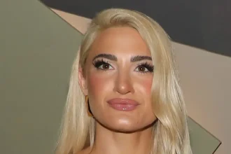 Ιωάννα Τούνη: «Όταν φεύγει ο έρωτας και βλέπεις καθαρά αυτά που σου έλεγαν οι κολλητές σου για εκείνον»