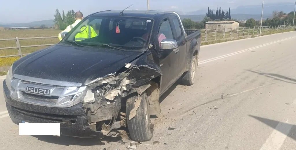 Δυτ. Ελλάδα: Σφοδρή σύγκρουση οχημάτων - Μία γυναίκα στο νοσοκομείο (ΦΩΤΟ)