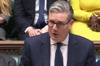 Στάρμερ: Οι βρετανικές βάσεις στην Κύπρο δεν χρησιμοποιούνται από αμερικανικά βομβαρδιστικά