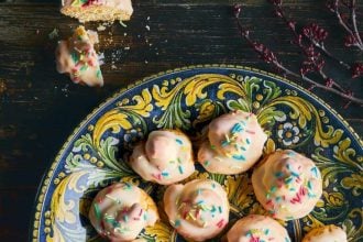 Κουλούρια πασχαλινά, με γλάσο, από την Ιταλία