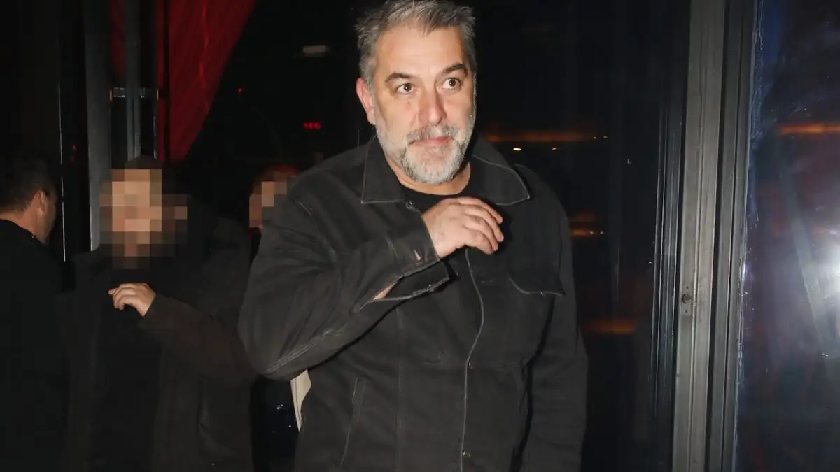 Βασίλης Μπισμπίκης: Πέρασα ένα κοµµάτι σκληρής αλητείας, αδέσποτος στην Αθήνα, ουσίες, δεν τελείωσα το σχολείο