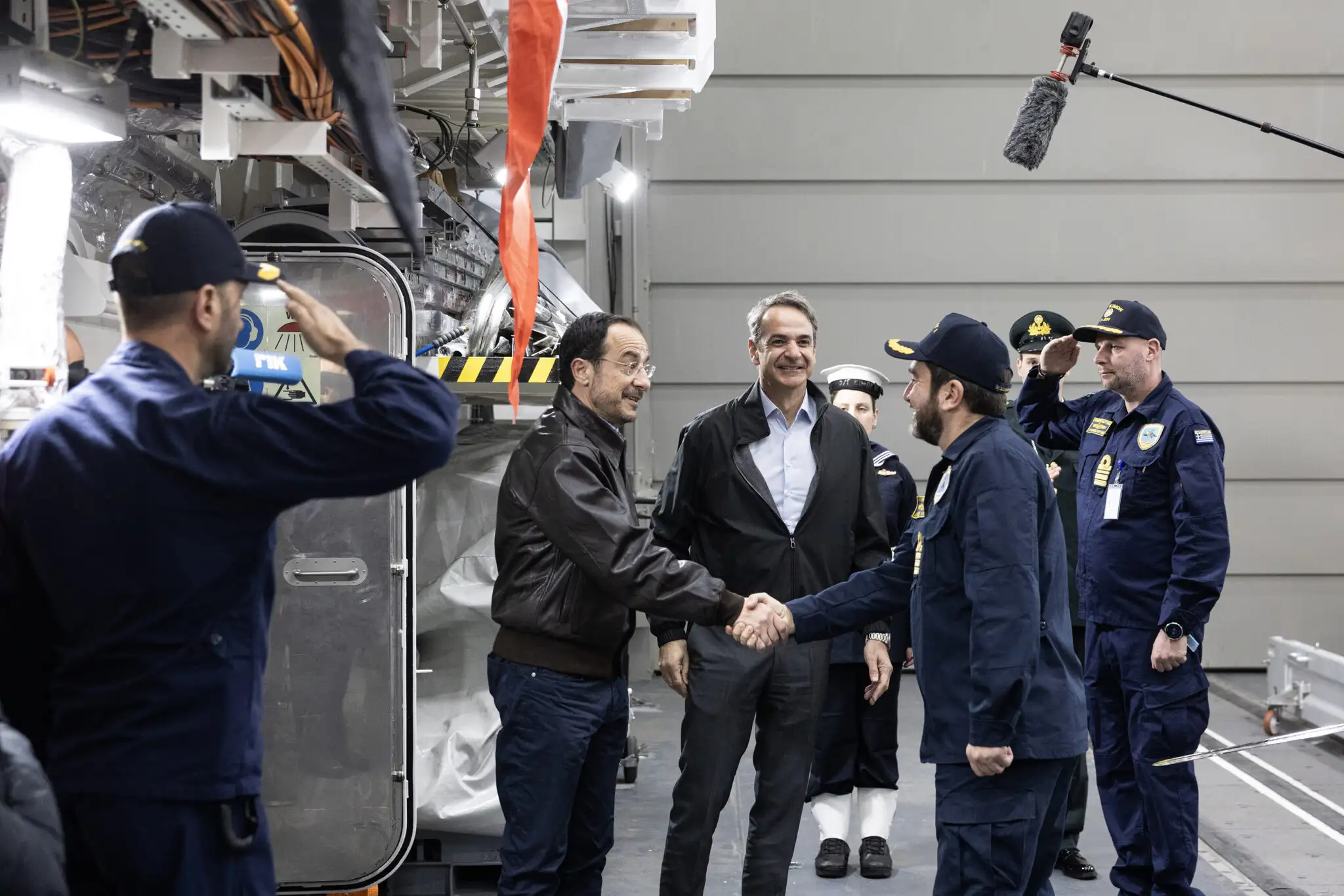 Μητσοτάκης και Χριστοδουλίδης επισκέφθηκαν τη φρεγάτα «Κίμων» στην Κύπρο: «Να ξέρετε πάντα ότι είμαστε εδώ για ό,τι χρειαστεί»