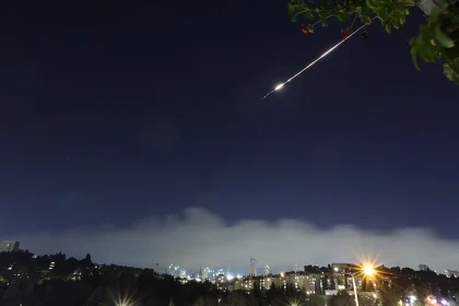 LIVE: Ισραήλ και ΗΠΑ βομβαρδίζουν ανηλεώς την Τεχεράνη - «Δεν παραδινόμαστε» λέει η Χεζμπολάχ, αναφορές ότι χιλιάδες Κούρδοι μαχητές μπήκαν στο Ιράν