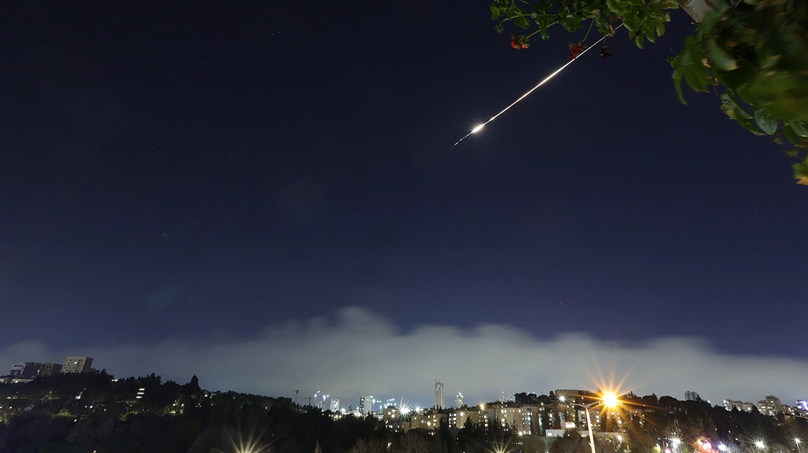 LIVE: Ισραήλ και ΗΠΑ βομβαρδίζουν ανηλεώς την Τεχεράνη - «Δεν παραδινόμαστε» λέει η Χεζμπολάχ, αναφορές ότι χιλιάδες Κούρδοι μαχητές μπήκαν στο Ιράν