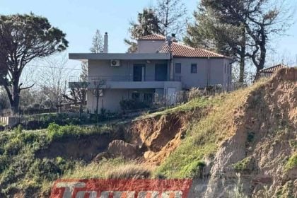 Πάτρα: Απίστευτες εικόνες στον Λυκοχορό με το βουνό να ολισθαίνει- "Φύγετε από το σπίτι, κινδυνεύετε" ΦΩΤΟ